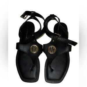 Woman's Tommy‎ Hilfiger sandal.